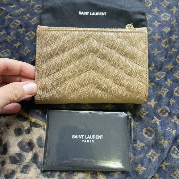 YSL MONOGRAM GRAIN DE POUDRE  WALLET - Picture 2 of 9
